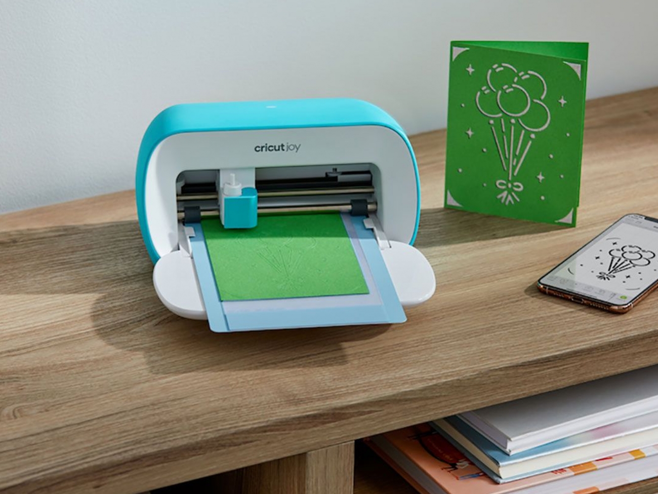 Read more about the article CREATIVE IDEAS TO PLAY AROUND WITH A CUTTING MACHINE