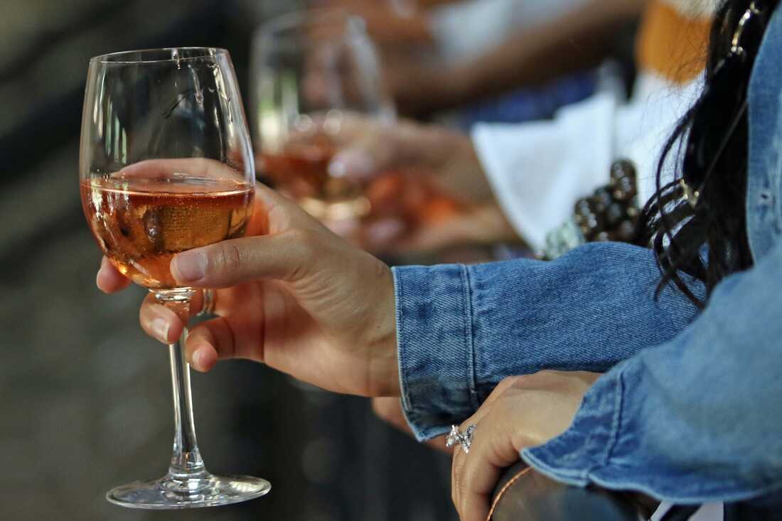 Read more about the article Is it true that alcohol has a negative impact on your health?