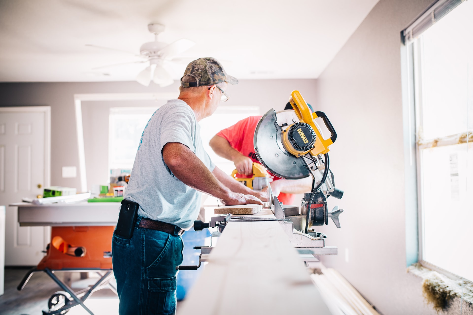 Read more about the article 10 Basic Tips to Help You Through a Home Renovation