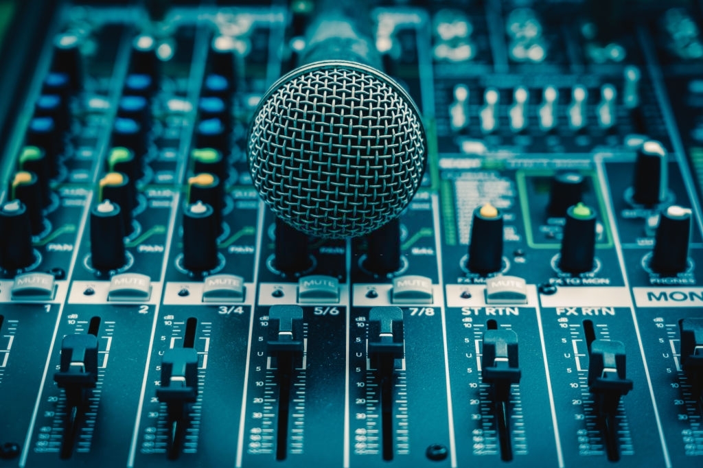 Read more about the article 7 Adorable Benefits of Opting for Audio Visual Hire
