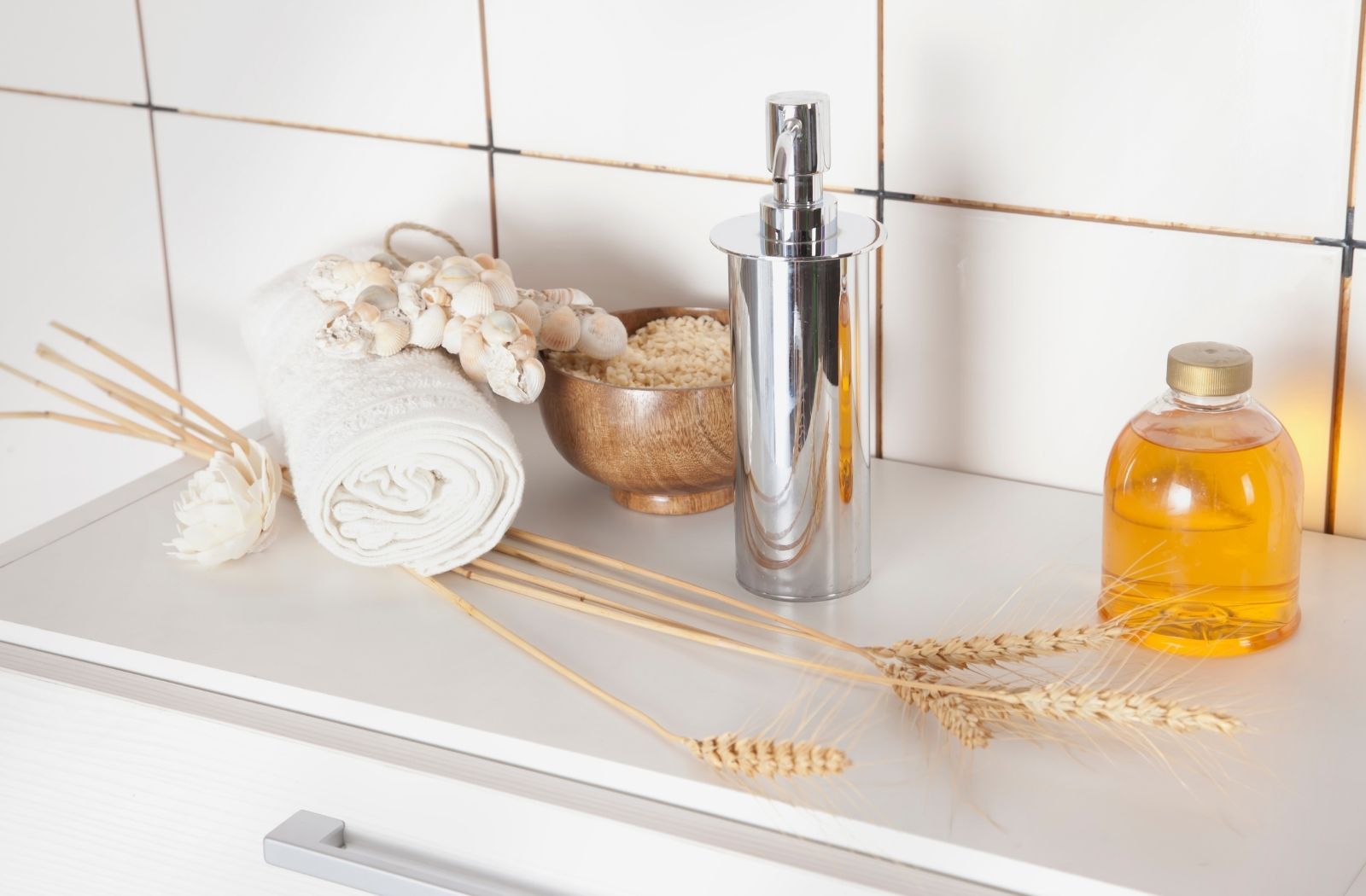 Read more about the article Improve the appearance of your Bathroom: Buy Bathroom accessories in Abu Dhabi