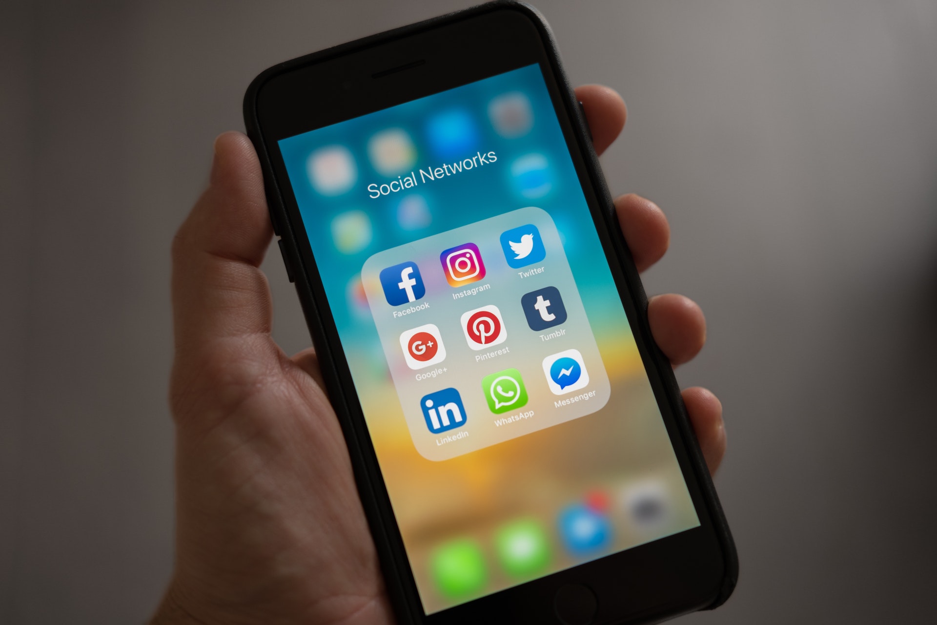 You are currently viewing Mobile phone advantages disadvantages environmental impact