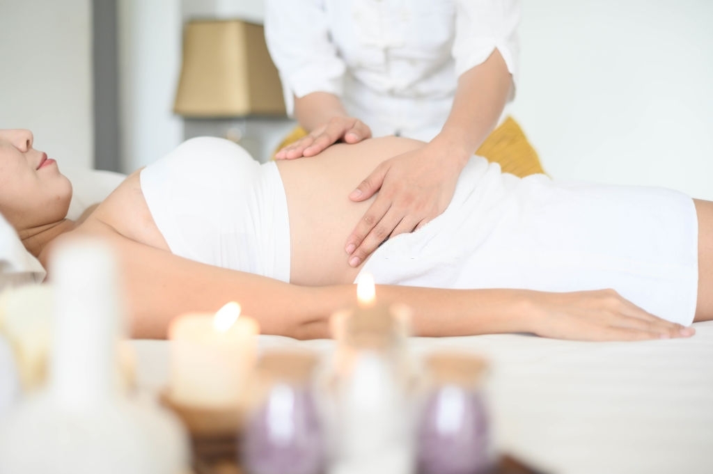 Read more about the article Why Massage for Pregnant Women is a Life-Saving Service?