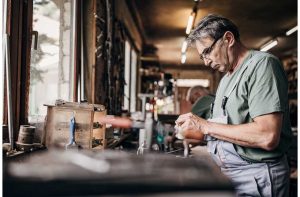 Read more about the article Leather Crafting in Singapore: Why You Must Know About Staining?