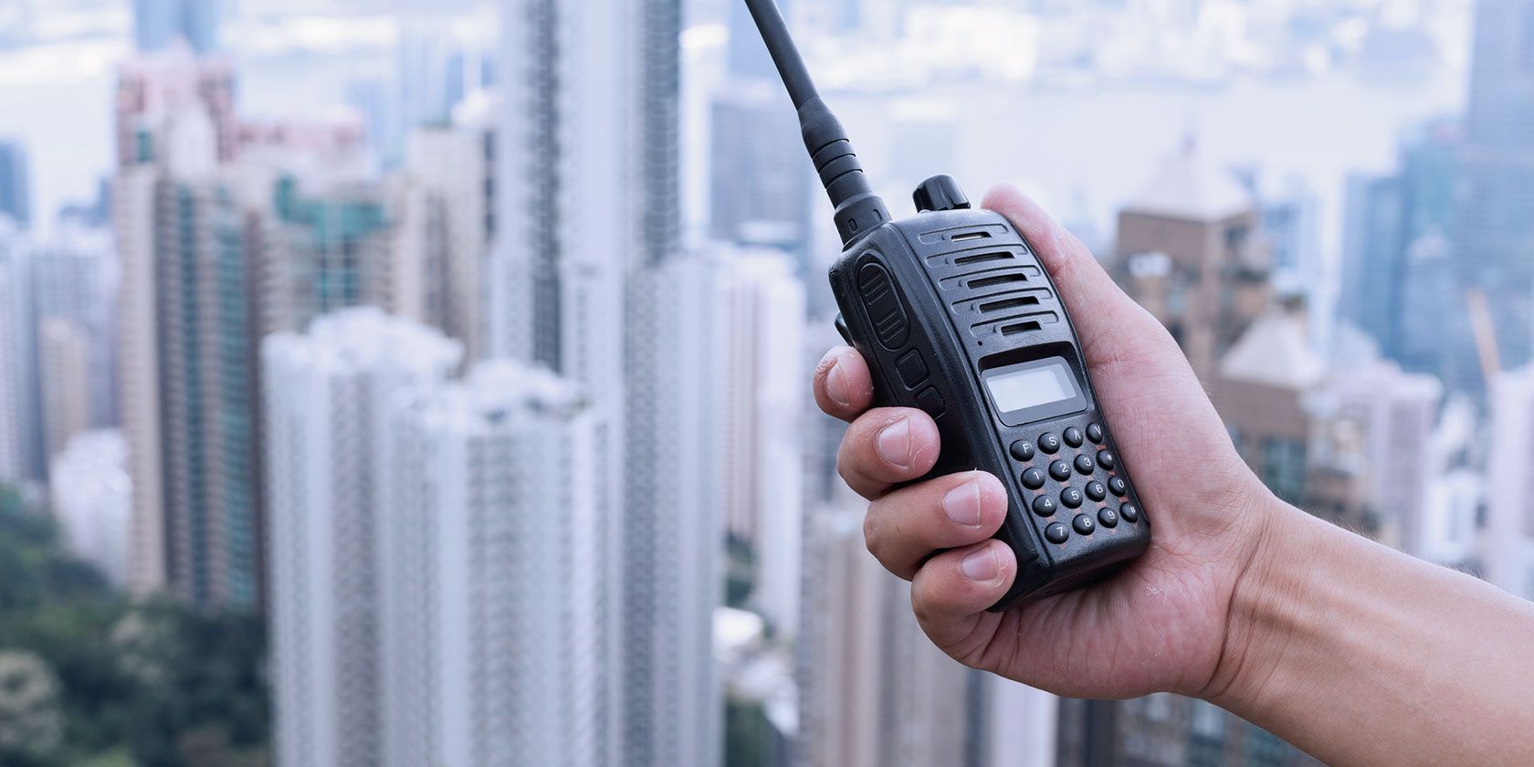 Read more about the article Using a two-way radio: A step-by-step guide