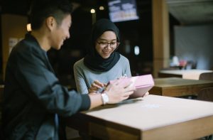 Read more about the article 10 unforgettable DIY Anniversary Gifts for Couples