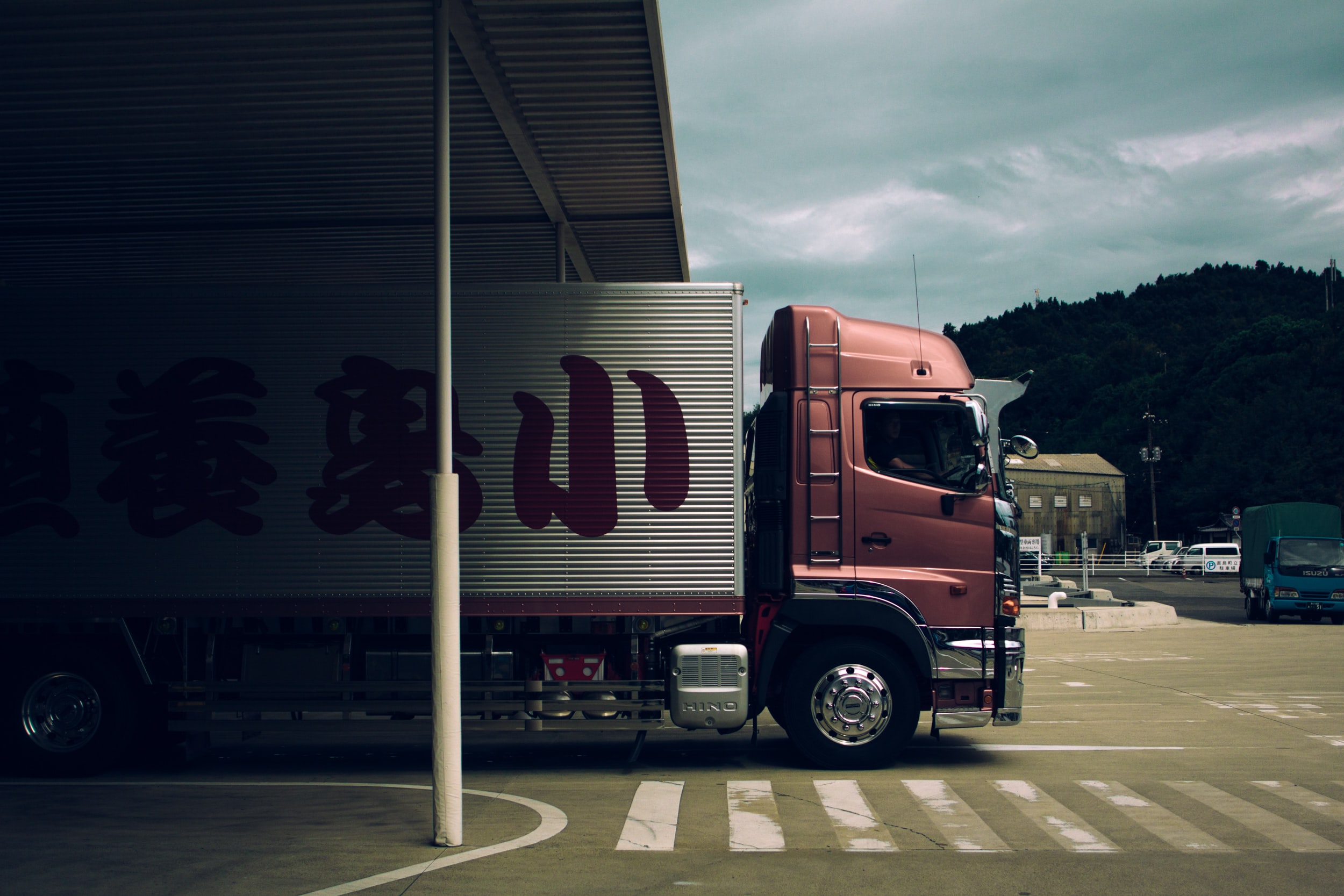 Read more about the article How Do Trucking Companies Make Good Money?