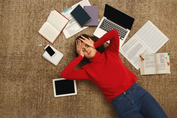 You are currently viewing What is the reason for exhausting academic load and how can you deal with it?