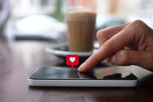 Read more about the article How to Make Your Account Attractive To Follow