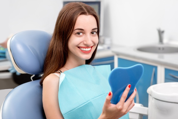 Read more about the article Can Tooth Whitening Lead to Any Dental Issues?