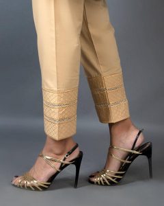 Read more about the article Is women’s embroidered trousers in fashion?