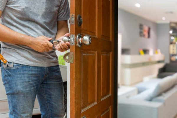 Read more about the article Perks of Having 24/7 Locksmith Emergency Service