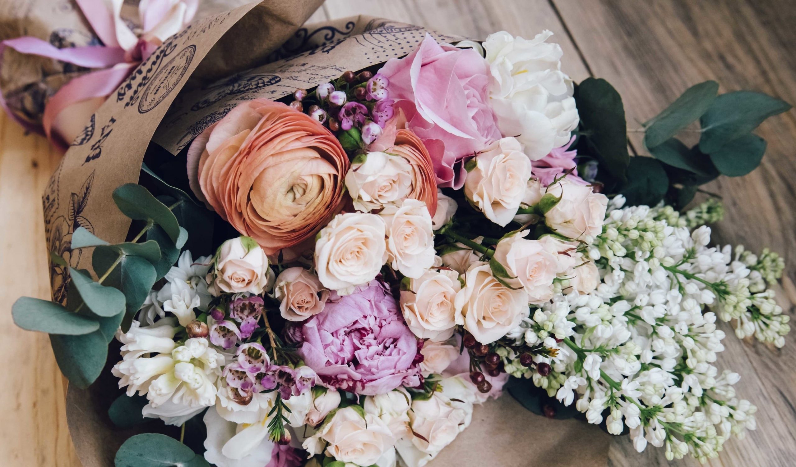 Read more about the article Order Flowers Dubai – Free Flower Delivery In Dubai