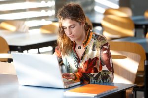 Read more about the article WHAT ARE THE STEPS TO WRITING A THESIS STATEMENT?