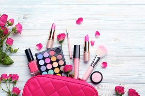 Read more about the article 3 Tips to Buy Makeup Online