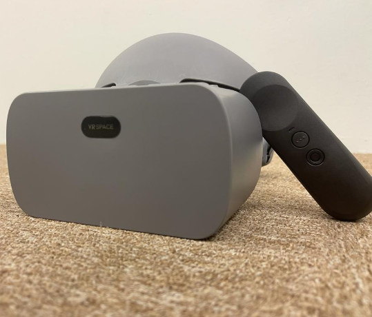 Read more about the article Here’s Everything You Need To Know About AR And VR Technology
